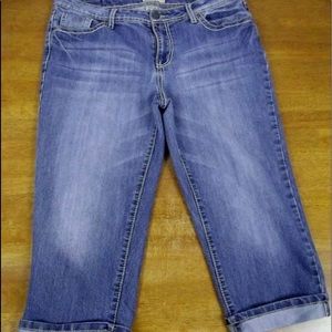 Earl Cuffed Capri 14